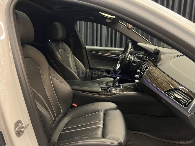 BMW 530e-13