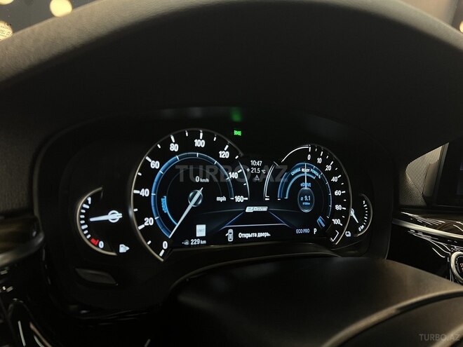 BMW 530e-21