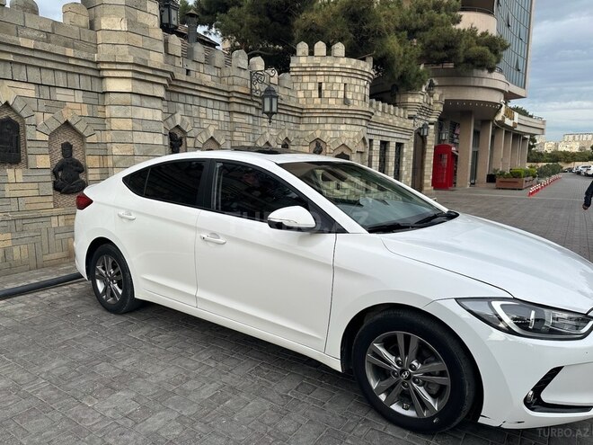 Hyundai Avante 2017, 220,000 km - 1.6 l - Bakı