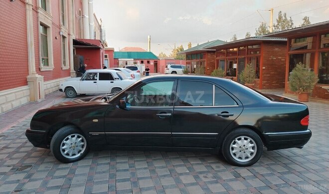 Mercedes E 200 1996, 318,261 km - 2.0 l - Şirvan