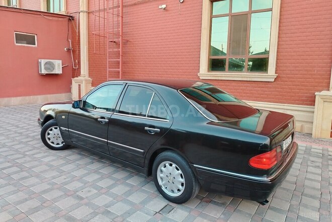 Mercedes E 200 1996, 318,261 km - 2.0 l - Şirvan
