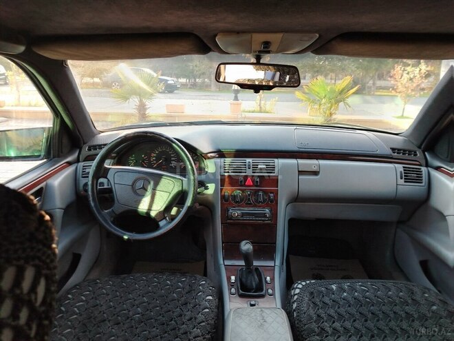 Mercedes E 200 1996, 318,261 km - 2.0 l - Şirvan