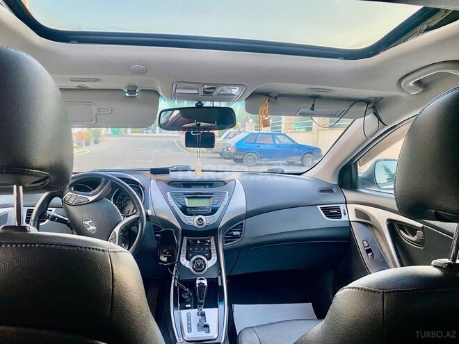 Hyundai Elantra 2012, 260,863 km - 1.8 l - Quba