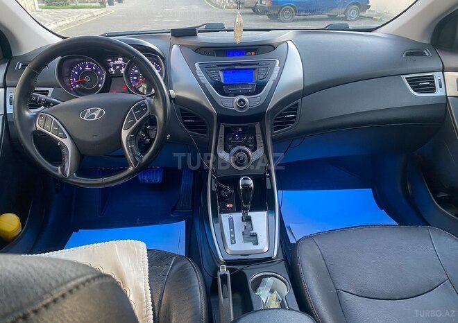 Hyundai Elantra 2012, 260,863 km - 1.8 l - Quba