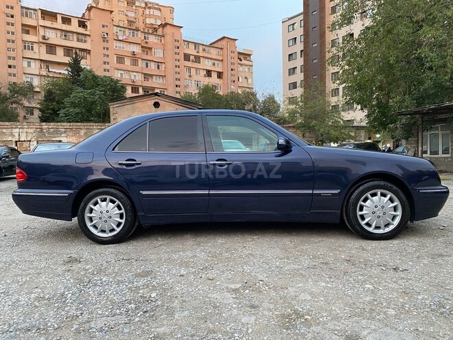 Mercedes E 240 1999, 249,000 km - 2.6 l - Bakı
