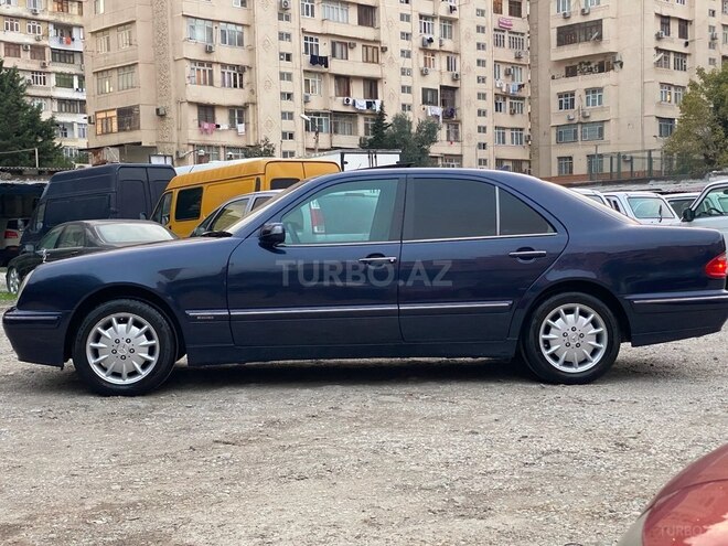Mercedes E 240 1999, 249,000 km - 2.6 l - Bakı