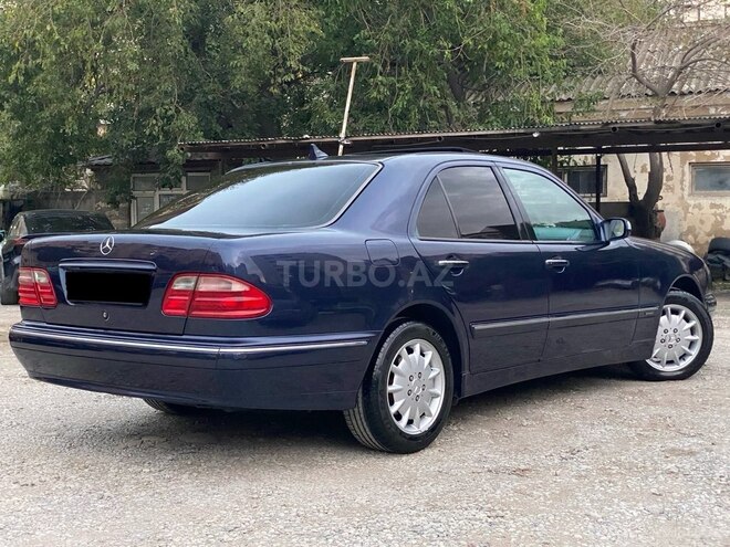 Mercedes E 240 1999, 249,000 km - 2.6 l - Bakı