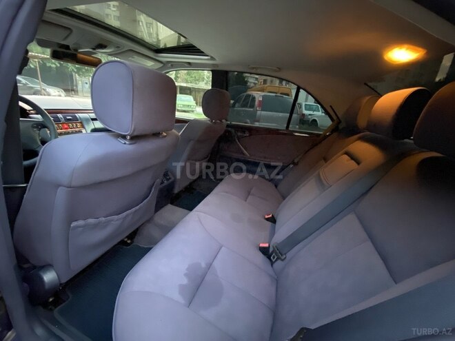 Mercedes E 240 1999, 249,000 km - 2.6 l - Bakı