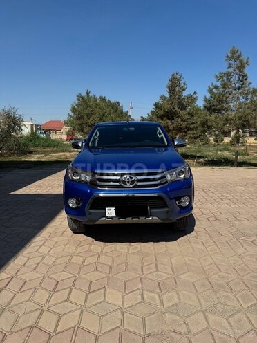 Toyota Hilux 2017, 136,000 km - 2.4 л - Bakı