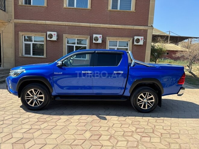 Toyota Hilux 2017, 136,000 km - 2.4 л - Bakı
