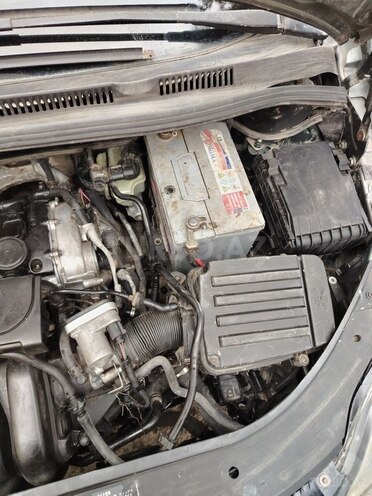 Volkswagen Golf 2005, 300,000 km - 2.0 l - Bakı