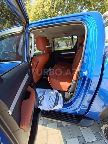 Toyota Hilux 2019, 63,700 km - 2.8 l - Bakı