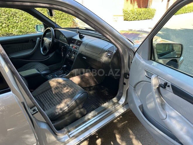 Mercedes C 230 1999, 220,000 km - 2.3 l - Bakı