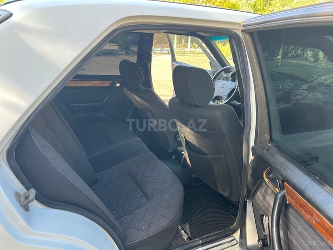 Mercedes E 200 1995, 250,000 km - 2.0 l - Bakı