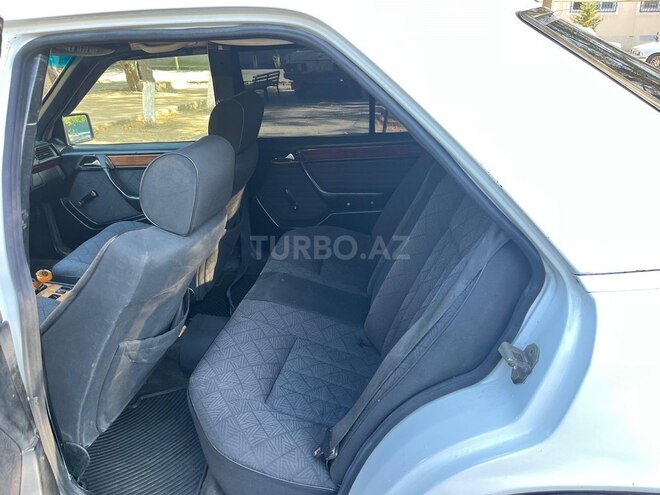 Mercedes E 200 1995, 250,000 km - 2.0 l - Bakı