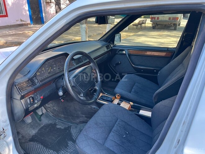 Mercedes E 200 1995, 250,000 km - 2.0 l - Bakı