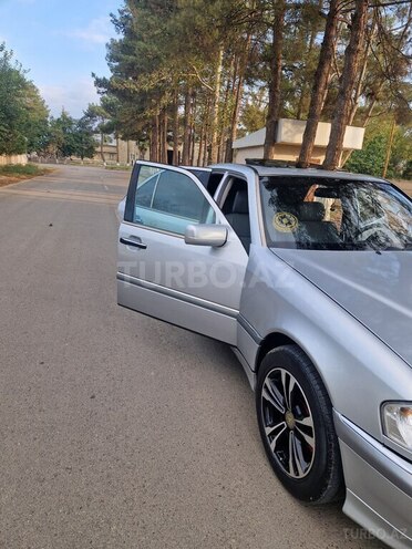 Mercedes C 230 1999, 265,000 km - 2.3 л - Beyləqan