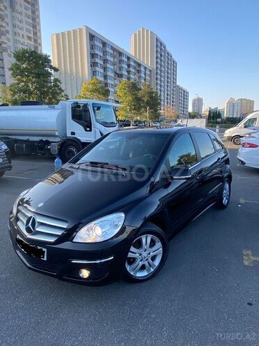 Mercedes B 180 2011, 104,000 km - 1.7 л - Bakı