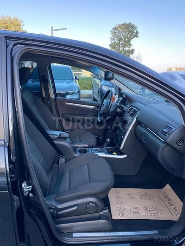 Mercedes B 180 2011, 104,000 km - 1.7 л - Bakı