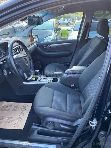 Mercedes B 180 2011, 104,000 km - 1.7 л - Bakı