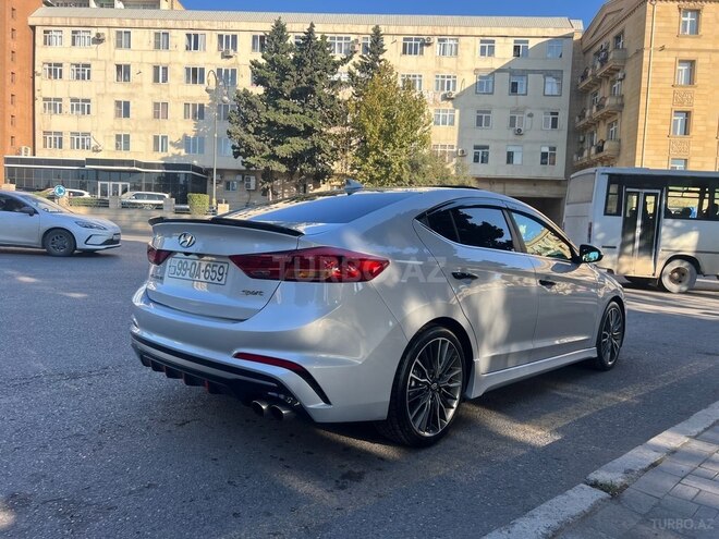 Hyundai Elantra 2017, 135,724 km - 1.6 l - Bakı