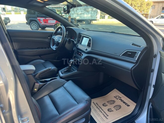 Hyundai Elantra 2017, 135,724 km - 1.6 l - Bakı