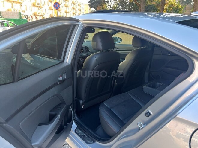 Hyundai Elantra 2017, 135,724 km - 1.6 l - Bakı
