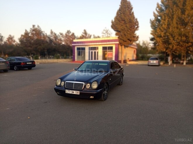 Mercedes E 200 1996, 330,000 km - 2.0 л - Şirvan