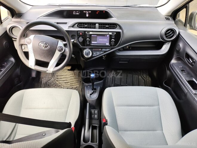 Toyota Prius C 2016, 259,104 km - 1.5 l - Bakı