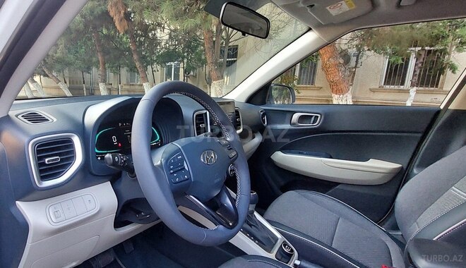Hyundai Venue 2024, 38,000 km - 1.6 l - Bakı