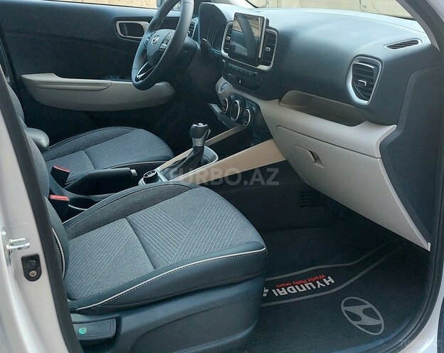 Hyundai Venue 2024, 38,000 km - 1.6 l - Bakı