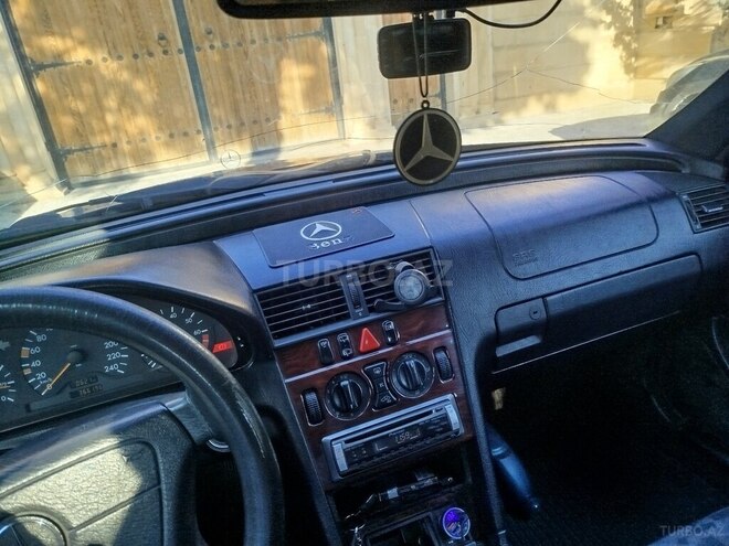 Mercedes C 180 1999, 366,500 km - 1.8 l - Bakı