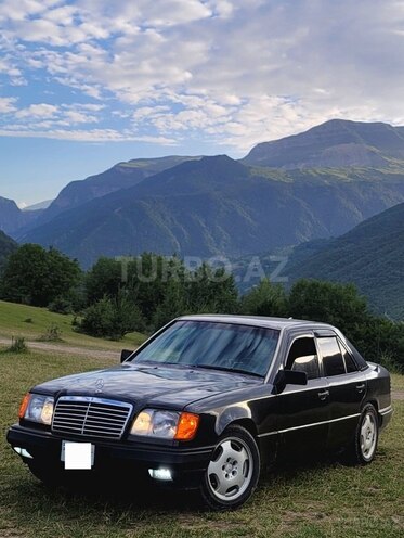 Mercedes E 220 1993, 255,000 km - 2.2 л - Quba
