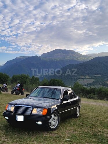 Mercedes E 220 1993, 255,000 km - 2.2 л - Quba