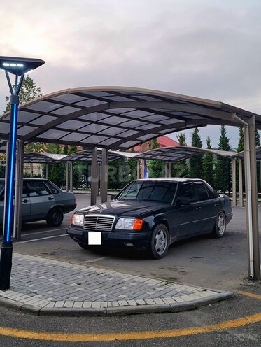 Mercedes E 220 1993, 255,000 km - 2.2 л - Quba
