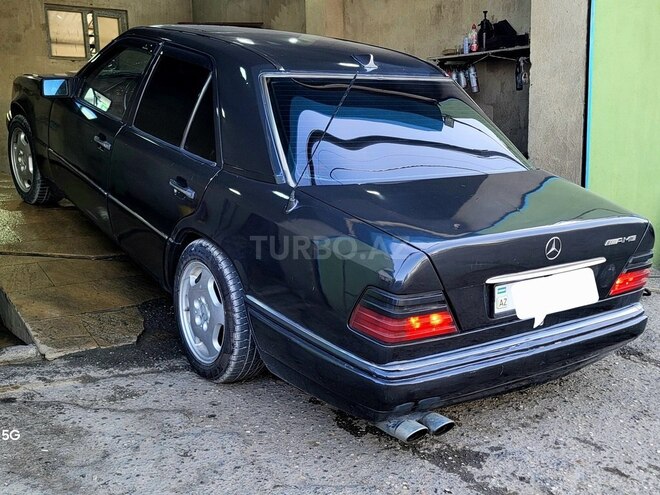 Mercedes E 220 1993, 255,000 km - 2.2 л - Quba