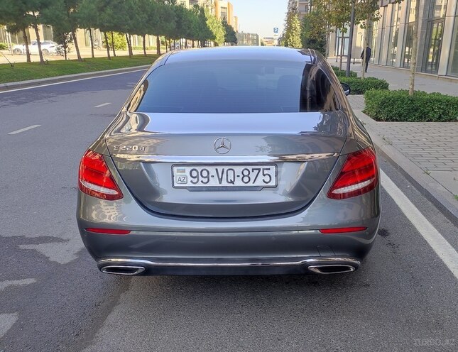 Mercedes E 220 d 2017, 215,000 km - 2.0 l - Bakı