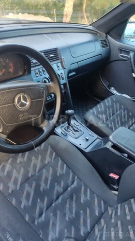 Mercedes C 220 1999, 123,400 km - 2.2 л - Bakı