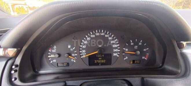 Mercedes E 270 2001, 378,000 km - 2.7 l - Qəbələ