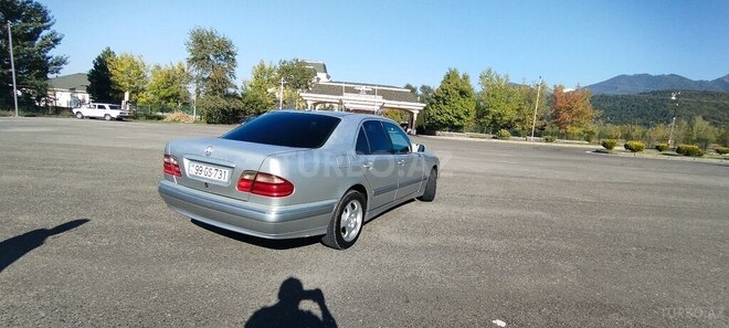 Mercedes E 270 2001, 378,000 km - 2.7 l - Qəbələ