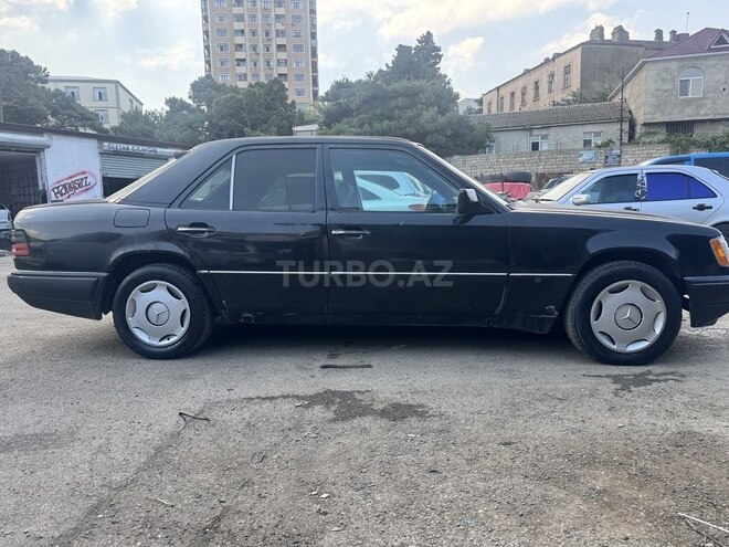 Mercedes E 220 1993, 458,315 km - 2.2 l - Bakı