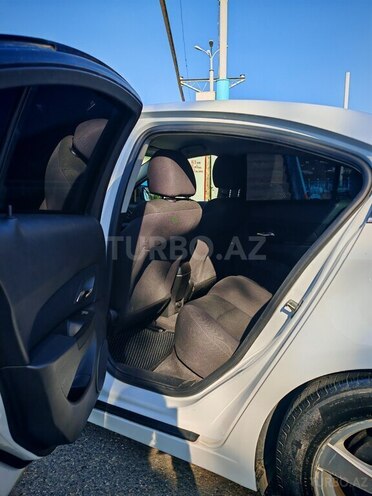 Chevrolet Cruze 2012, 317,459 km - 1.4 л - Quba