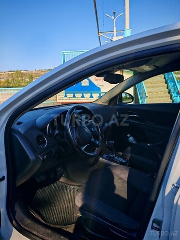 Chevrolet Cruze 2012, 317,459 km - 1.4 л - Quba