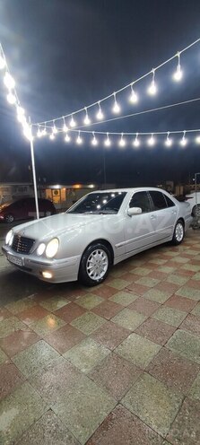 Mercedes E 240 2000, 318,000 km - 2.4 l - Bakı