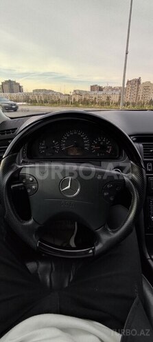 Mercedes E 240 2000, 318,000 km - 2.4 l - Bakı