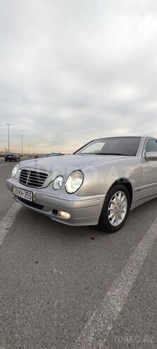 Mercedes E 240 2000, 318,000 km - 2.4 l - Bakı
