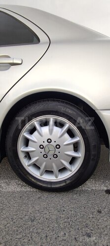 Mercedes E 240 2000, 318,000 km - 2.4 l - Bakı