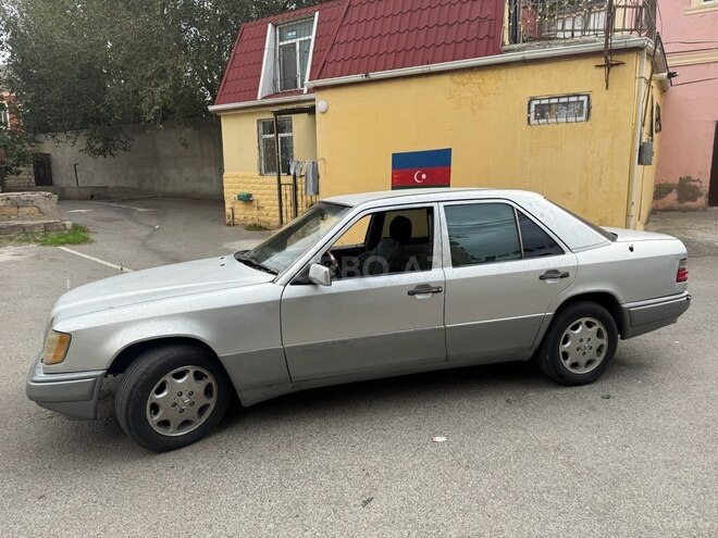 Mercedes E 220 1995, 412,000 km - 2.2 l - Bakı