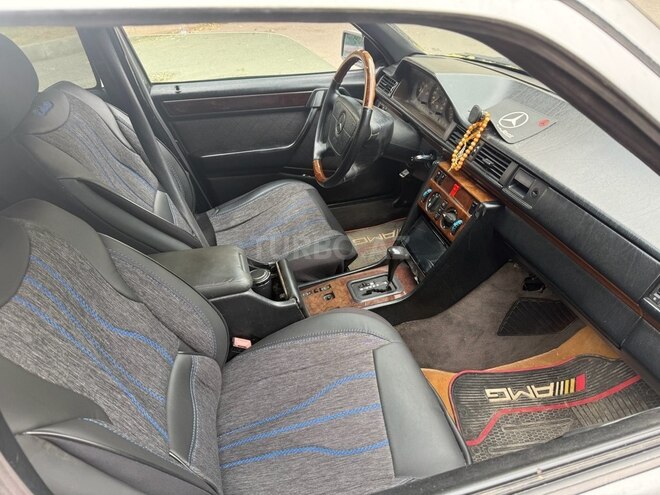 Mercedes E 220 1995, 412,000 km - 2.2 l - Bakı