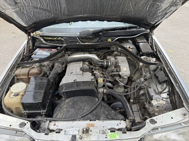 Mercedes E 220 1995, 412,000 km - 2.2 l - Bakı
